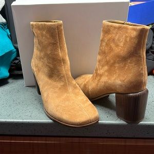 BNIB Vince suede booties. Size 9.5M